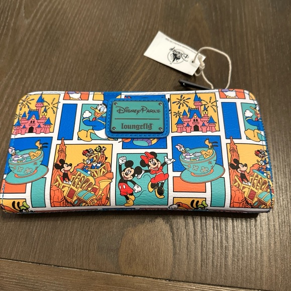 NWT Loungefly Disney Parks Play in the Park Wallet Mickey Minnie Donald Goofy - Picture 3 of 7